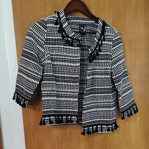 Elegant Monochrome Women's Blazer